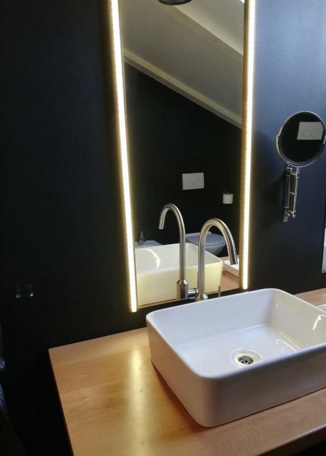 Naiadi Loft Apartment เนเรซีน ภายนอก รูปภาพ